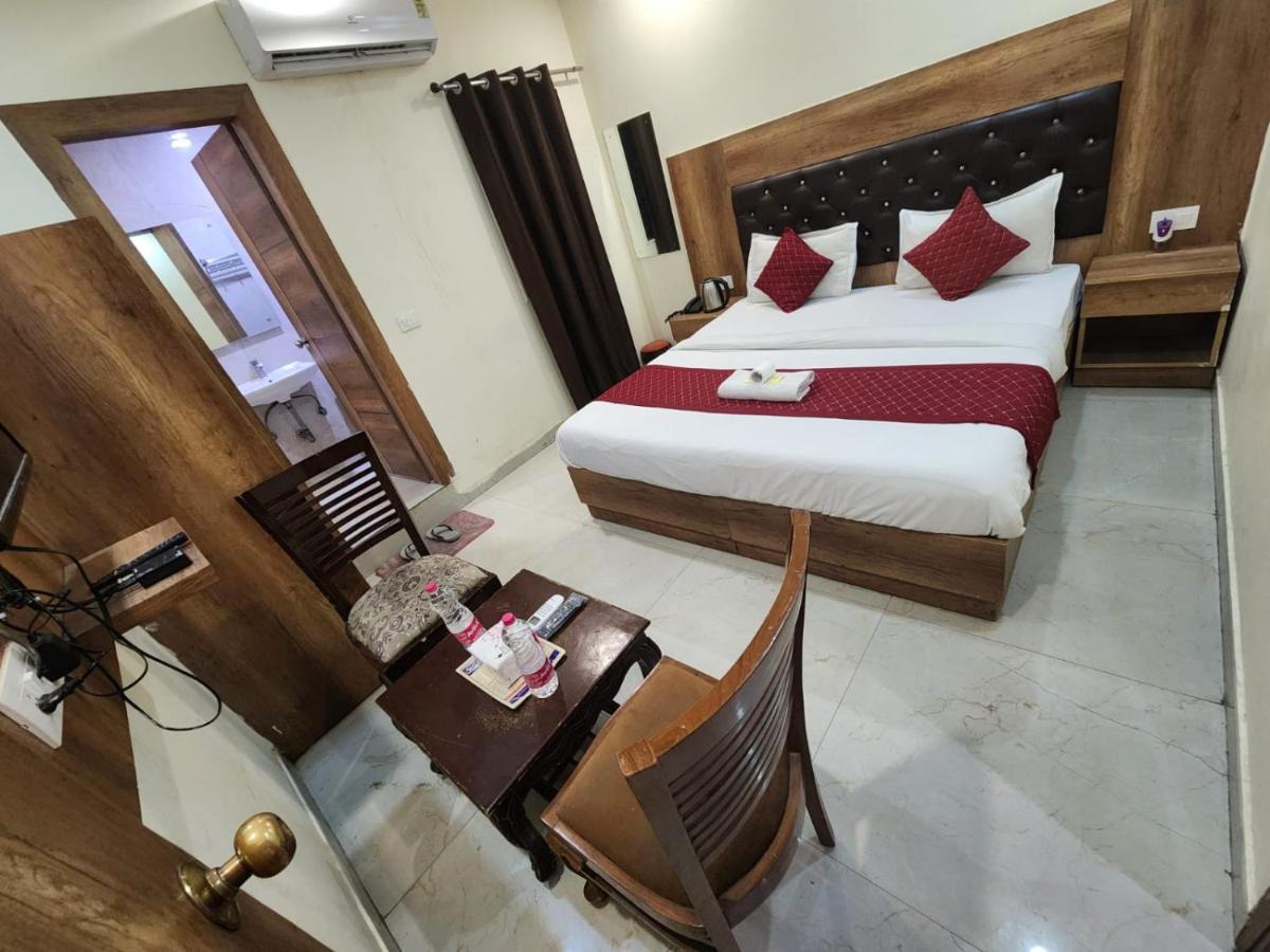 Hotel Ambe Inn By Ambience Delhi Igi Airport ニューデリー エクステリア 写真