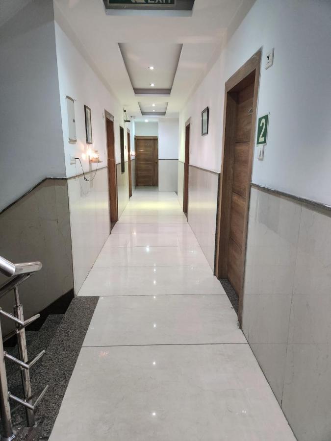 Hotel Ambe Inn By Ambience Delhi Igi Airport ニューデリー エクステリア 写真