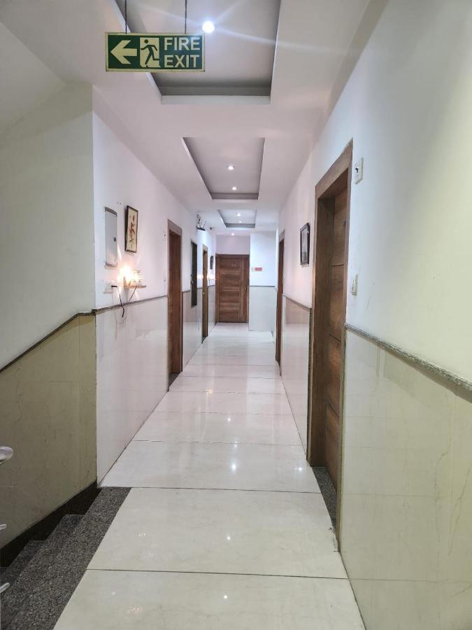 Hotel Ambe Inn By Ambience Delhi Igi Airport ニューデリー エクステリア 写真