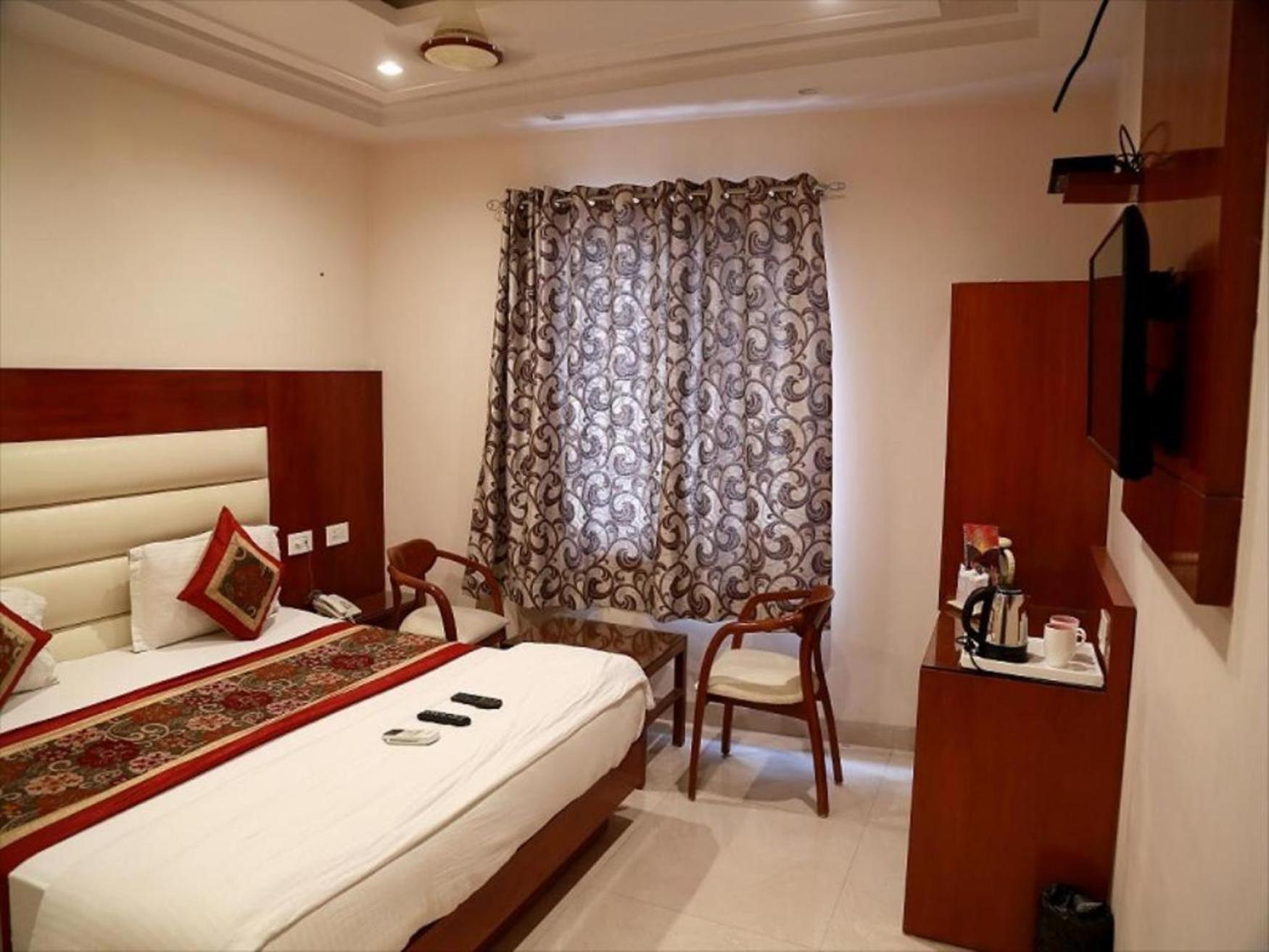 Hotel Ambe Inn By Ambience Delhi Igi Airport ニューデリー エクステリア 写真